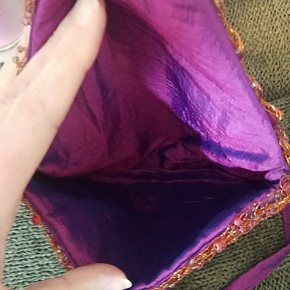 NWOT  wire and beads clutch - Picture 5 of 7